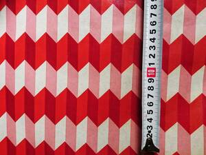 ヴィンテージ＆レトロ スイス製 ワックスペーパー 包装紙 (赤、白、ピンクの目の錯覚のような模様)