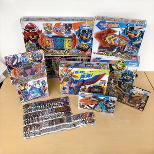 857*仮面ライダーガッチャード 変身グッズ９点セット 大量 ライドケミートレカ100枚以上 まとめ売り 元箱付 変身ベルト