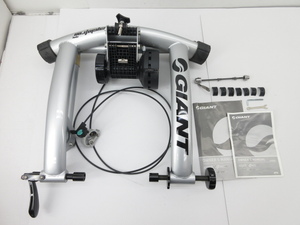 n79960-ty ジャンク○GIANT Cxclotron Auto&MagTrainers サイクロトロントレーナー [112-240928]