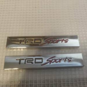 【ゆうパケット送料込】TRD Sports エンブレムプレート 黒／赤 縦1.0cm×横6.0cm　2枚組　金属製　トヨタ　TOYOTA