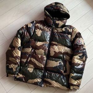 良品 MONCLER モンクレール × BEAMS 別注 HIMALAYA ダウンジャケット 4 カモフラ 迷彩 メンズ XL位 正規 デカワッペン