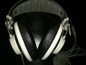 AKG ヘッドホン K701　Austria製