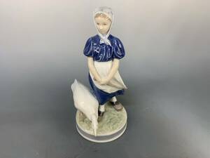 a158【少女とガチョウ】 ロイヤルコペンハーゲン/Royal Copenhagen フィギュリン 陶器 人形　Goose Girl デンマーク