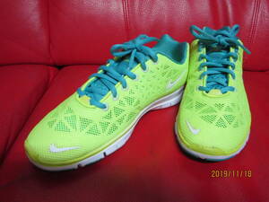 NIKE BREATHE TR FIT3 24.0cm 良