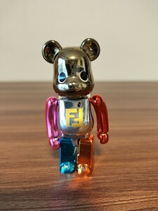 【中古品/小傷・汚れ有り】ベアブリックBEARBRICK★FENDIフェンディ★メタリックマルチカラー