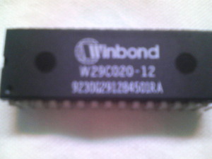  ◎ BIOS用 Flash ROM ◎ Winbond W29C020-12 