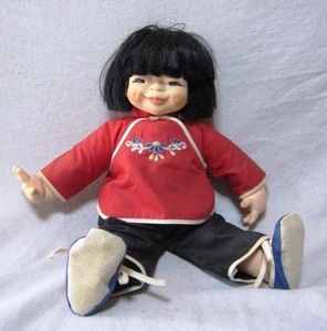 古い香港　　人形「Mieler Dolls」 Mikkel B. Jacobsen 民族衣装 チャイナ服 女の子 リミテッド限定品