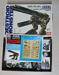 未組立　1/200 超時空要塞マクロス デトロイド・モンスター プラモデル マクロス (Bは)