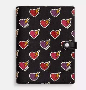 2025ss　US限定　COACH Notebook With Heart Bolt Print　型番：CW543　　LAから最新本物をお届け!!