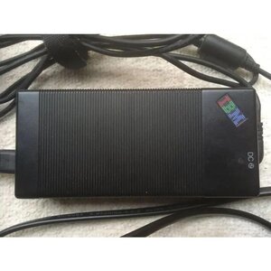  IBM/ThinkPad A20 X30 X40 R30 T40用 72W型16V4.5A電源アダプタ-/02K6700/02K6665/02K6673/02K6657/02K6661/02K6669などと互換可能