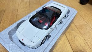 【ほぼ未使用】AUTOART 1/18 HONDA NSX TYPE R チャンピオンシップ ホワイト　ホンダ　タイプR モデルカー