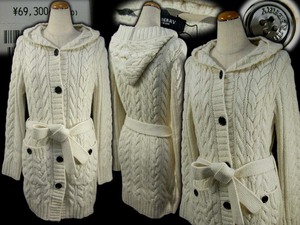 ★新品未使用★定価69300円★BURBERRY LONDON★裏衿元チェックライン高級バーバリーフード付きニットアウターコート★ホワイト