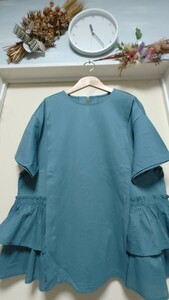 【新品】★大きいサイズ★IEDIT(フェリシモ)★落ち着きのある色合いで裾辺りのフリルデザインがお洒落な揺ったりブラウス♪サイズ／3L