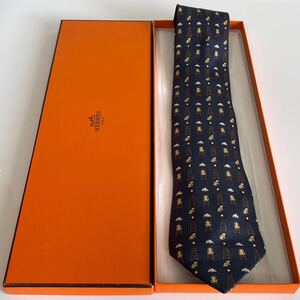 エルメス（HERMES）カエルハシゴ柄ネクタイ