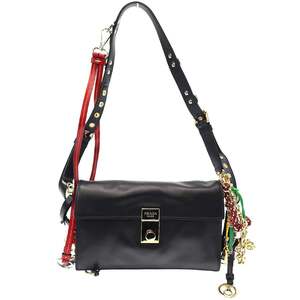 PRADA プラダ 2024 チャーム ソフトサウンド スモール レザーショルダーバッグ 1BD379_2C6A_F0002_V_OO6 ブラック IT72XJPGER3M