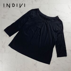 美品 INDIVI インディヴィ フロントタックTシャツ 七分袖カットソー ビーズ刺繍 トップス レディース 黒 ブラック サイズ42*RC1448