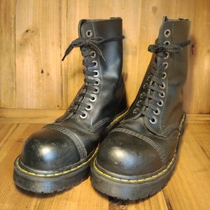 貴重 入手困難 廃盤 ドクターマーチン Dr.Martens 10ホールブーツ 黒 鉄入 UK8 oi PUNK SKINS パンク スキンズ ハードコア CRUST クラスト