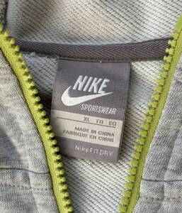 ●NIKE ナイキ　SPORTSWEAR パーカー　XL FIT DRY ★3509管理番号