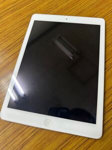 Apple iPad Air シルバー　MD794 docomo 16G 中古品　ジャンク扱い