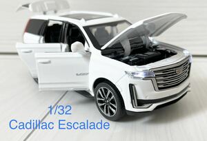 《新品》1:32 Cadillac エスカレード　ミニカー