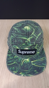 シュプリーム Supreme H.R.Giger コラボ　Camp Cap Green 系　Stock Xタグ付き