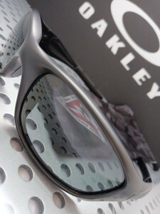 偏光・SIシリーズ！ストレートジャケット☆マットブラック【OAKLEY】STRAIGHTJACKET　オークリー　POLARIZED　サングラス