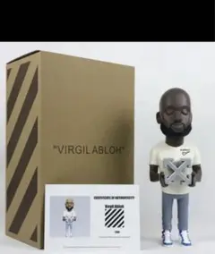 VIRGIL ABLOH オフホワイト　フィギュア　罕见的日本娃娃