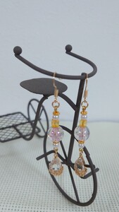 花のしずくのピアス　イヤリング　樹脂　キッズ　ハンドメイド