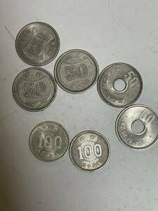 昭和35年 100円銀貨　昭和37年 40年 穴空き50円　穴無 50円 昭和30、32年 50円　7枚