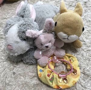 うさぎぬいぐるみ2体、うさぎキーホルダー、シュシュ、レジンヘアゴムセット