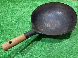 3B37 片手鍋 中華鍋 直径30cm フライパン 鉄鍋 木柄 鉄製　直接取引OK 愛知県
