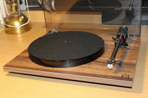 展示品未使用新品 rega Planar1 mk2 Walnut 50Hz ターンテーブル 