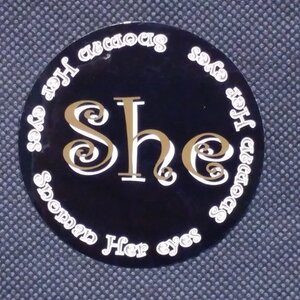 SNOMAN スノーマン 【She STICKER】黒 7cm 新品正規 ステッカー（郵便送料込み）