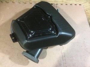 スズキ　ハヤブサ　エアクリーナーボックス　13700-24F05　未使用　純正