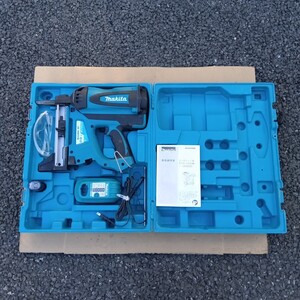 大特価！！　★即決45000円★　GN420C　マキタ　MAKITA　コンクリート用ガスピン打ち機　エア釘打機　バッテリー×1