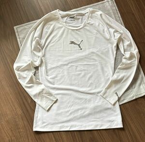 PUMA プーマの長袖トップス　ロングスリーブTシャツ