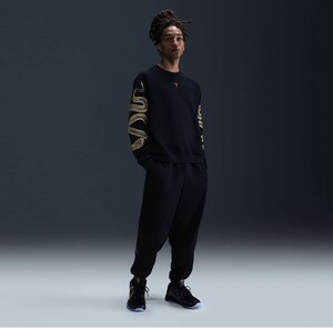 Nike Kobe Year of Mamba Therma-FIT Basketball Crewneck Sweatshirt ナイキ コービー イヤーオブマンバ クルーネック スウェットシャツ 