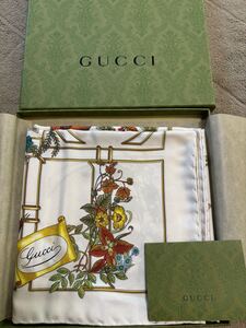 スカーフ　グッチ　新品　未使用　レシート保証書付き 保管品　GUCCI 2024