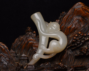 ▽鴻▽ 和田玉製 細密彫 靈猴 置物 古賞物 中国古玩 中国古美術