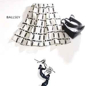 美品 ボールジー Ballsey トゥモローランド 春 夏 上質 まだら 格子柄 タック ボリューム フレアスカート 34 S ホワイト 白 ブラック 黒