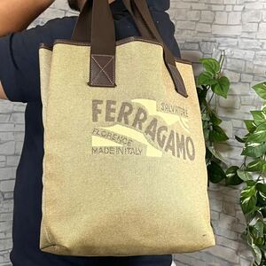 【美品/A4◎】Salvatore Ferragamo フェラガモ メンズ トートバッグ ビジネスバッグ 仕事鞄 肩掛け PVC レザー 本革 ベージュ ブラウン