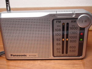 ★良品・電池付き★Panasonic　RF-P150A★ワイドFM対応★同等のラジオと比較して、音質が良く音像が大きいことが良く分かりました★