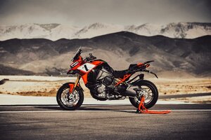 BT MOTO 社製 ECU書き換えソフトウエア DUCATI MULTISTRADA V4 PIKES PEAK 2022～2025 年式