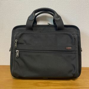 【MacBook13インチ=ジャストサイズ】TUMI 26021D4 ブリーフケース　ブラック色　ハンドバッグ 　コンピューターバック 【管理:T】