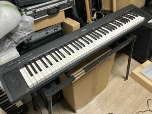 YAMAHA 電子ピアノ NP30 76鍵盤　キーボード ポータブル