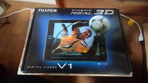 富士フイルム FinePix REAL 3D V1 美品 + おまけ FinePix REAL 3D W1