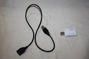 送料無料！　BUFFALO　美品　BSCRSDU2　WH　USB2.0　カードリーダー/ライター　(USBケーブル付)