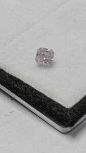 FANCY Light purplish PINK0,16ct