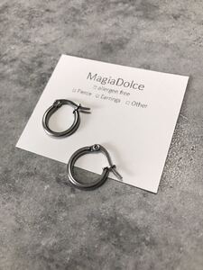 送料無料*MagiaDolce 5779●ステンレスピアス フープピアス シルバーピアス シンプルピアス 男女兼用 ユニセックス アレルギー対応ピアス