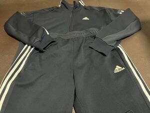 超美品adidas濃紺柄入り、ロゴ白、ライン白３本ストレッチ上下セット　サイズL